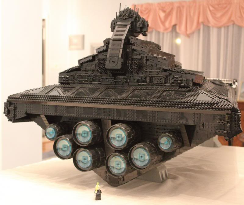 Illustration for article titled Eclipse Class Star Destroyer In Lego